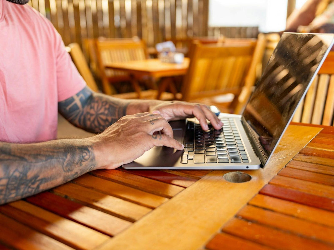 Balancing Work + Travel: How to Stay Productive Without Missing the Moment